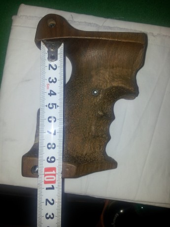 Un saludo a todos y feliz navidad
pongo a la venta esta cacha anatomica marca MORINI talla "L" 00