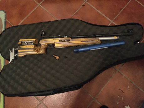 Bueno pues después de algún tiempo discutiendo con la almohada, vendo mi equipo completo de aire.
 -carabina 32