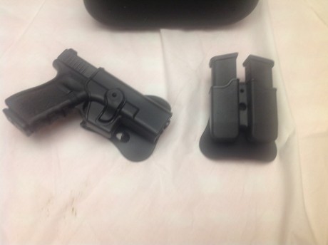 Buenas noches compañeros, 

Busco una funda para IPSC y cargadores para Glock 17.

Para ofertas por privado 50