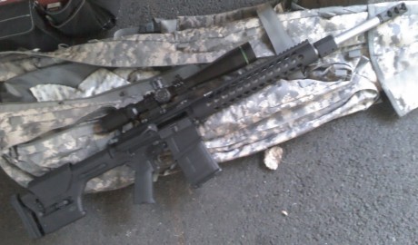Como muchos ya sabemos el AR10 se desarrollo primero en los años 50 para el calibre 7.62x51/308 winchester 50