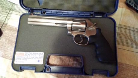 Vendo 3 pistolas, guiadas con licencia F, por abandonar la práctica del tiro deportivo. 

 - CZ-75. Calibre 02