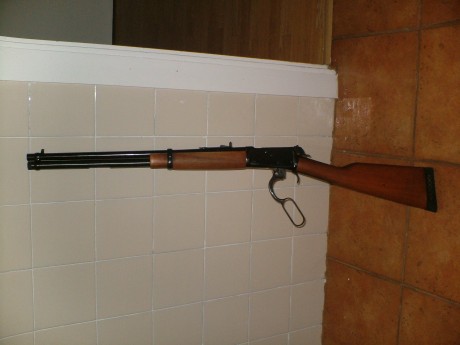 Vendo rifle de palanca Rossi 454 Casull.Comprado en Diciembre del 2015.Tiene tirados unos 10 tiros.Tambien 02