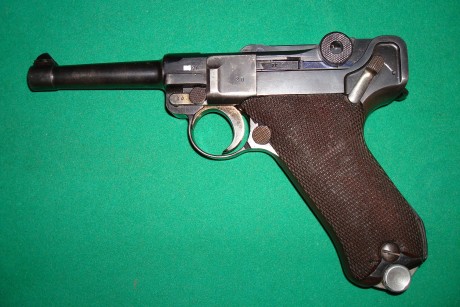 Hola a todos. 
Vendo mi Luger P 08, fabricada por Mauser en 1935 ( Código S/42 G) 
Está en estado de tiro, 02