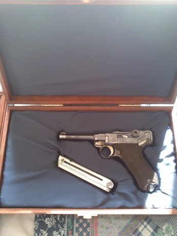 Hola a todos. 
Vendo mi Luger P 08, fabricada por Mauser en 1935 ( Código S/42 G) 
Está en estado de tiro, 00
