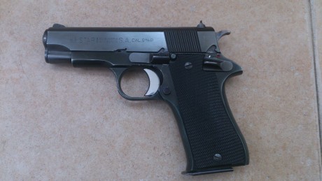 Hola, vendo pistola Star BKM en excelente estado con dos cargadores, el calibre es el 9mm. Parabellum. 01