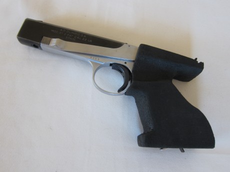 VENDIDA
 Hola . 
Pongo a la venta mi pistola  OLIMPIC, mod. ST-2 del 22 RL , una de mis primeras pistola 10