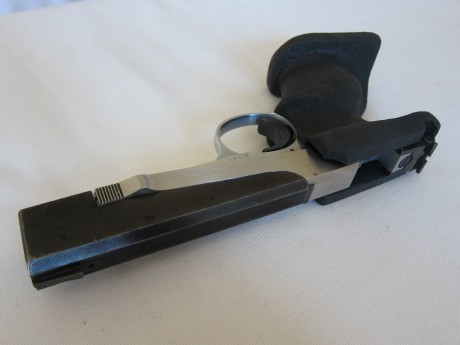VENDIDA
 Hola . 
Pongo a la venta mi pistola  OLIMPIC, mod. ST-2 del 22 RL , una de mis primeras pistola 20