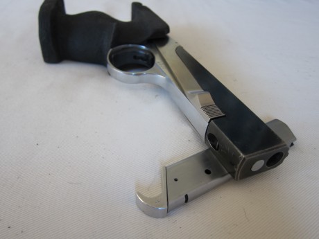 VENDIDA
 Hola . 
Pongo a la venta mi pistola  OLIMPIC, mod. ST-2 del 22 RL , una de mis primeras pistola 50