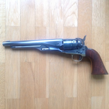 Vendo este Pietta Colt Navy 1860 en calibre 44, es un modelo con un efecto envejecido, old west, muy bonito 00