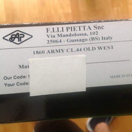 Vendo este Pietta Colt Navy 1860 en calibre 44, es un modelo con un efecto envejecido, old west, muy bonito 80