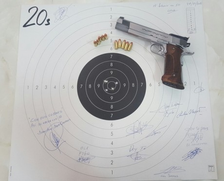    Hola compañer@s.


Vendo esta maravilla,que os puedo decir sobre esta preciosa arma.??..Según todos 50