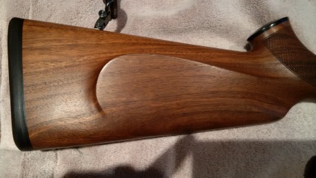 Hola, pongo a la venta el siguiente rifle:
Mauser M03 Trail en calibre 308 Win. con la culata de madera. 160