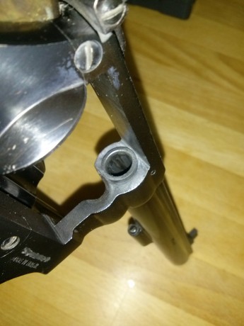 Vendo revólver Taurus calibre 30spl, cañón 6 pulgadas, miras regulables, muy buena precisión, cachas de 02