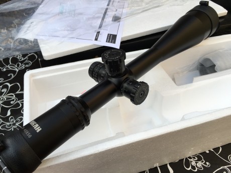 Se vende visor  de la prestigiosa casa alemana Akah 10-40x56 comprado hace 6 meses en arminse, con factura 02