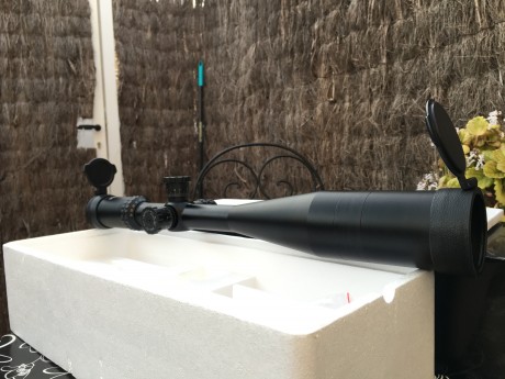 Se vende visor  de la prestigiosa casa alemana Akah 10-40x56 comprado hace 6 meses en arminse, con factura 01