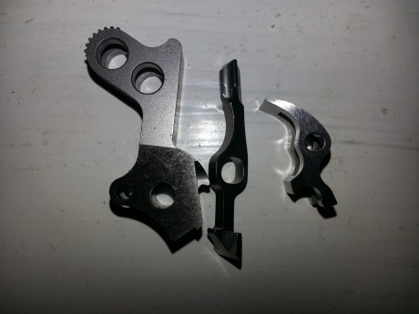 Vendo pull de disparo KOENING, completamente nuevo sin usar compuesto por:
   Koenig Low Mass Hammer 1911
 00