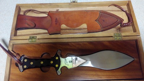Vendo cuchillo Trigo de Yarto por 1100€, esta impoluto y se vende a este precio ( por los precios que 01