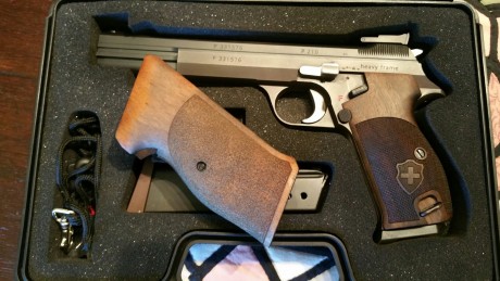 Hola compañeros.
Por motivos de dejar la afición del tiro vendo todas mis pistolas.
Esta en concreto es 10