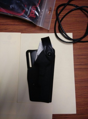 Vendo funda SAFARILAND 6280 para Walther P99, en estado NUEVA SIN USAR, con su etiqueta aun colgada.

Lleva 00