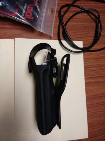 Vendo funda SAFARILAND 6280 para Walther P99, en estado NUEVA SIN USAR, con su etiqueta aun colgada.

Lleva 11