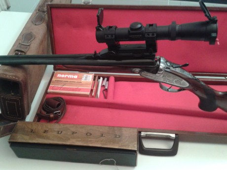 Vendo rifle express paralelo de la marca EGO, hecho artesanal en España, con pletinas grabadas, doble 12