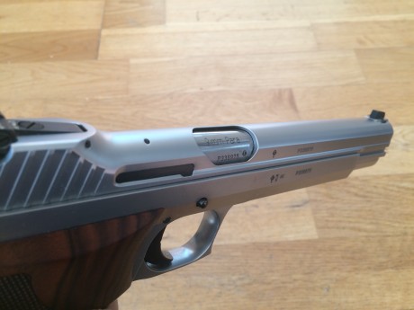 Vendo o cambio por Sig Xsix de las nuevas una P210 perfecta,
Precio venta 2000€ 01