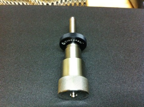 Vendo tornillo para torreta de BR de la marca Ciccognani nuevo a estrenar por falta de uso.
55€ portes 00