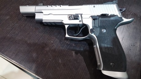 Hola a tod@s,

Se vende Sig Sauer X-Five "X-Short ported" del Mastershop de Sig Sauer, solo 02