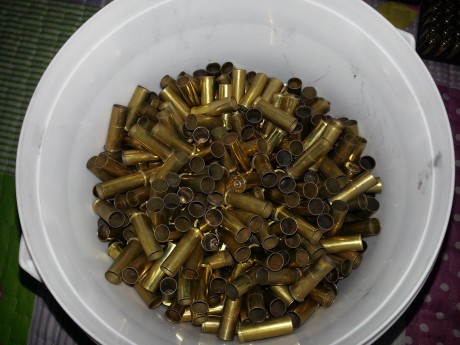 Hola , Vendo 500 vainas 45 acp, 50 euros negociables, estan en Madrid.
 1000 del 38wc. 60 euros.  ( VENDIDAS 01