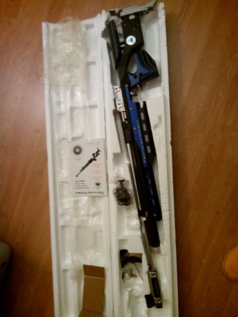 UN AMIGO MIO vende dos magníficas carabinas de competición feinkwerbau COMPLETAMENTE NUEVAS, SIN USO.

FEINWERKBAU 01
