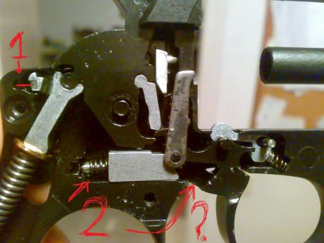 Hola !!

La he liado parda !!

Ha sido estrenar el revolver y al quitar la tapa de mecanismos para ver 20