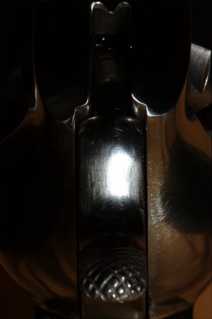 Hola.

Tengo dos revólveres Uberti un "Improved" con armazón forjado y uno en acero inoxidable. 30