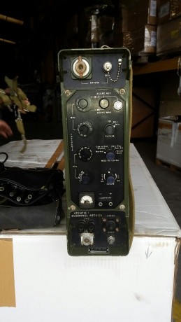 Hola a todos soy usuario de este foro y quiero exponer que dispongo de emisoras militares en fm de fabricacion 10