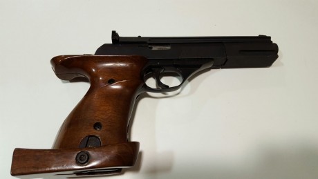 Astra TS22, está en buen estado y funciona perfectamente, buen arma para iniciarse, dispone de dos cargadores 02