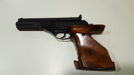 Astra TS22, está en buen estado y funciona perfectamente, buen arma para iniciarse, dispone de dos cargadores 01
