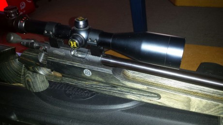 Un amigo se vende esta carabina con visor Hakko 6-24x50 y maletín tal como se ve en la foto, por 550€ 12