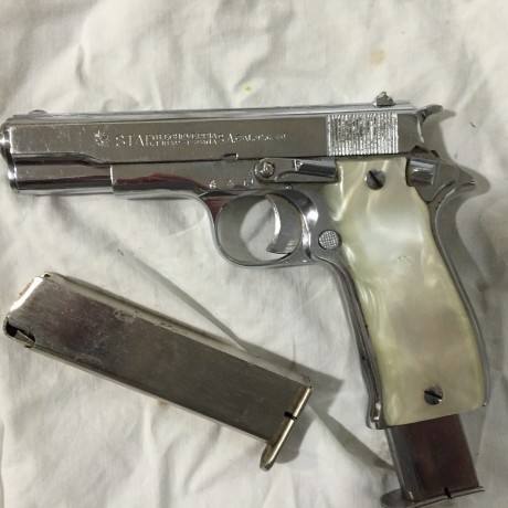 Hola, un compañero del tiro me a pedido que ponga en venta sus armas por dejar la afición del tiro olímpico.
Las 00