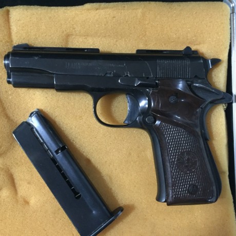 Hola, un compañero del tiro me a pedido que ponga en venta sus armas por dejar la afición del tiro olímpico.
Las 12