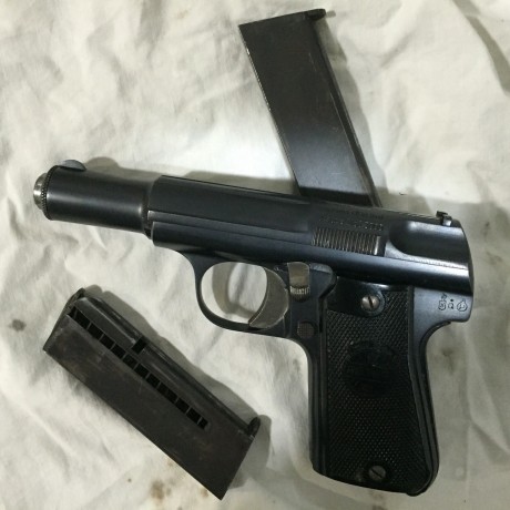 Hola, un compañero del tiro me a pedido que ponga en venta sus armas por dejar la afición del tiro olímpico.
Las 10