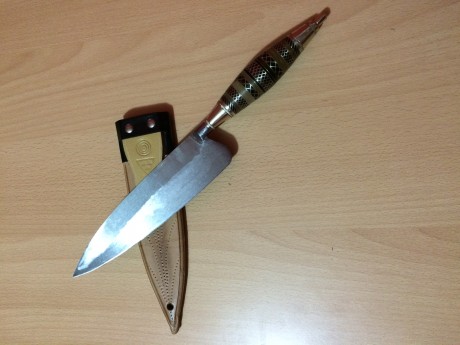 Muy buenas pongo a la venta este precioso cuchillo canario, es artesanal se compro directamente en canarias, 02