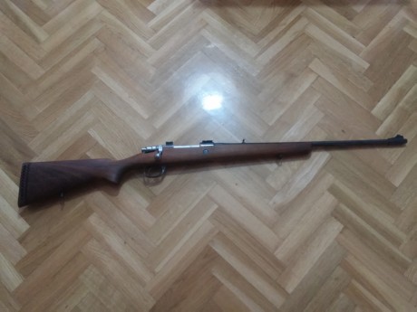 Vendo santa barbara calibre 308  en un estado excelente ni un arañazo y con una madera preciosa.agrupa 01