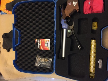 Pistola Matchguns mg1e. Muy poco tiros, su estado es excepcional. Las botellas caducan en el 2021. La 01