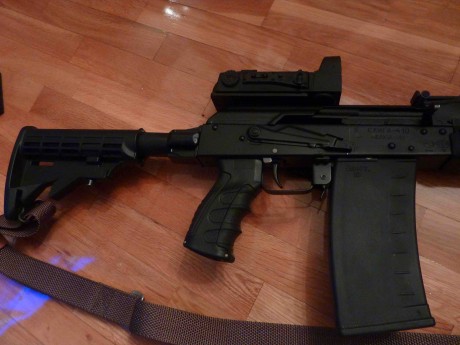 Hola a todos,

Pongo a la venta un verdadero capricho.  Se trata de una escopeta Saiga AK en calibre 410 12