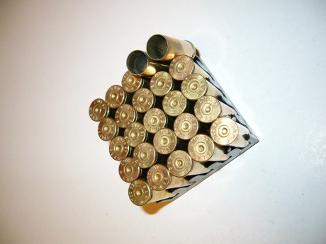 Pues eso que estoy haciendo sitio y cambiaría las siguientes vainas :

S&W 32
320 Und CBC y 134 GFL 01