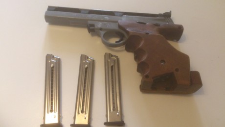 Hola.

  Pongo a la venta esta pistola, Smith&Wesson Model 22S-1, Cal 22l.Está en perfecto estado 01