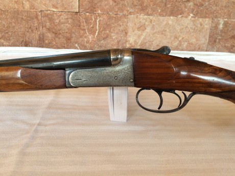 Buenas noches.
Vendo mi paralela Hermanos Zabala, calibre 410 magnum o 36/76. Una gozada tirar con ella, 02