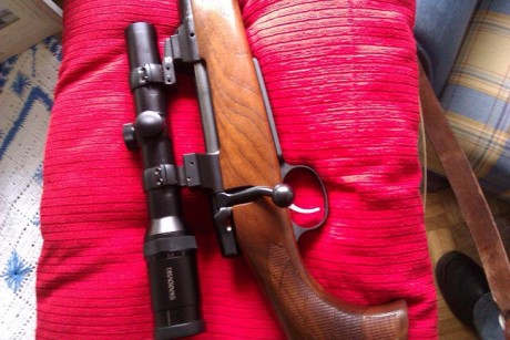 Vendo CZ Stutzen 8x57 JS con muy poco uso. Perfecto de pavón y maderas.
 Incluyo monturas para visor de 01