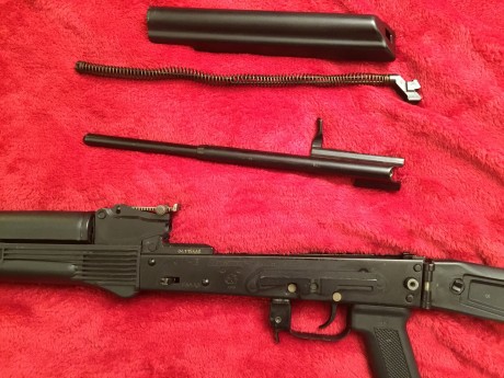 Buenas, he decidido poner en venta esta pequeña joyita que tengo cogiendo polvo. Se trata de un AK-103 21