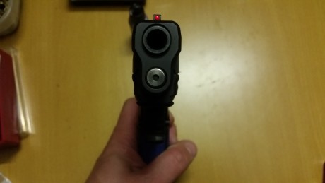 buenas
se vende  pistola Springfield modelo XD calibre 9 mm.muy pocos tiros  muy buen estado, maletín, 00