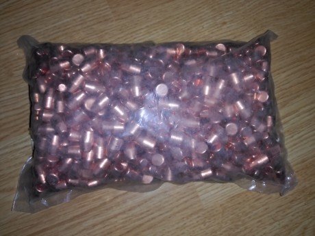 Buenas.
Vendo 2.000 Proyectiles del 40 SW TC de 180 gr.cobreados
a 65 euros el millar.
Se entregarian 00